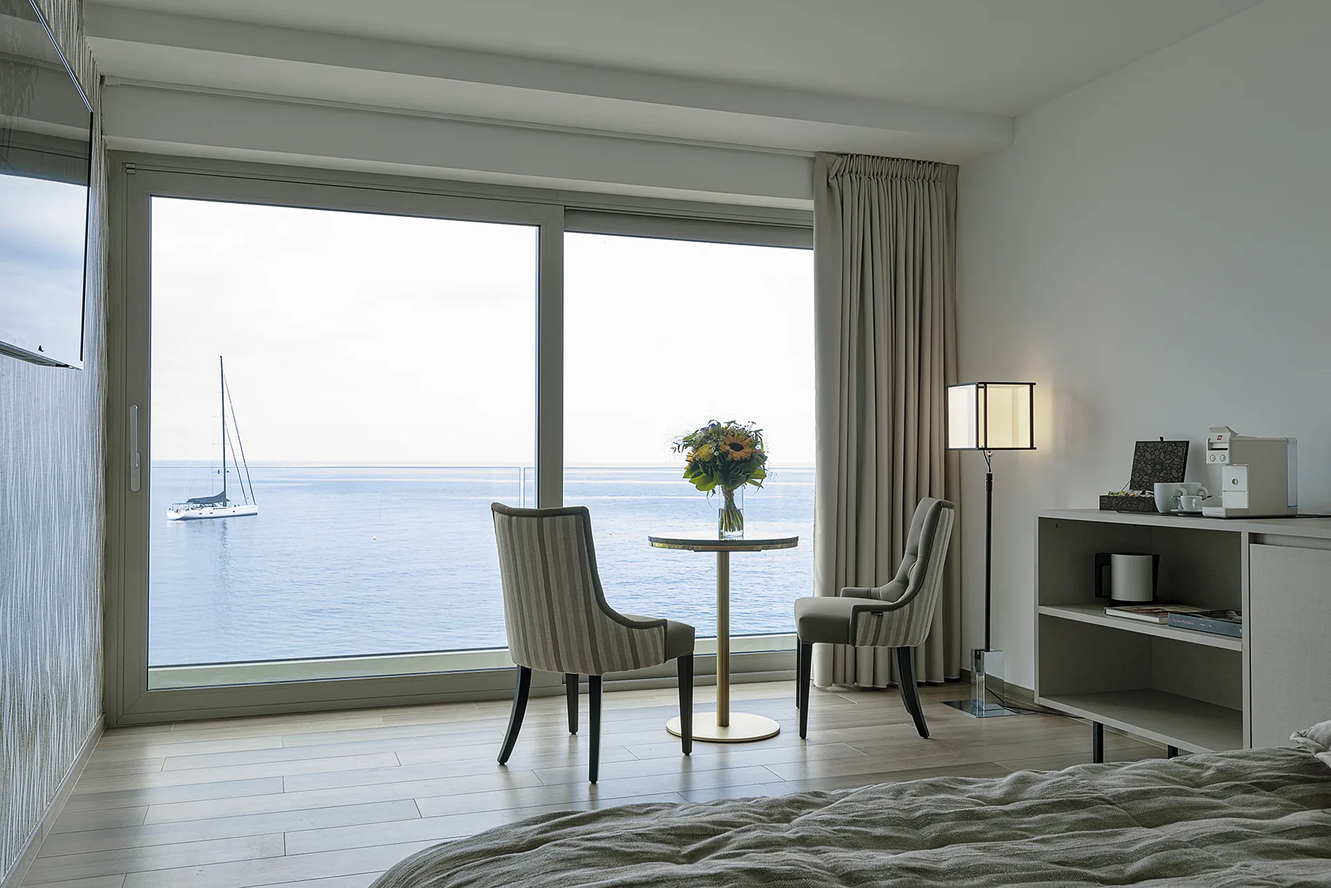 Splendens 107 tea table